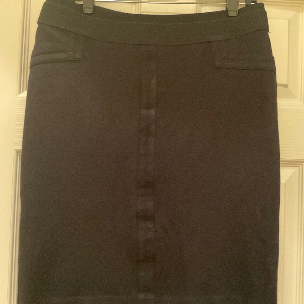 BCBGMAXAZRIA Black Faux Boning Detail Skirt – Size M